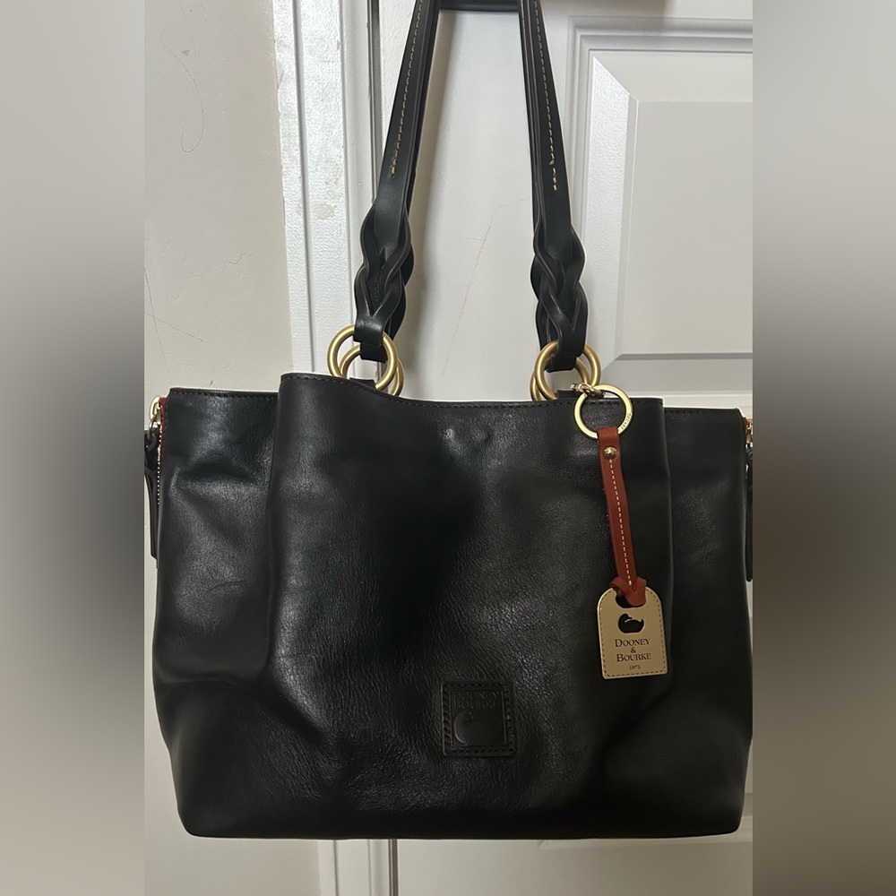Dooney & Bourke Florentine Black Large Zip Barlow & Charm